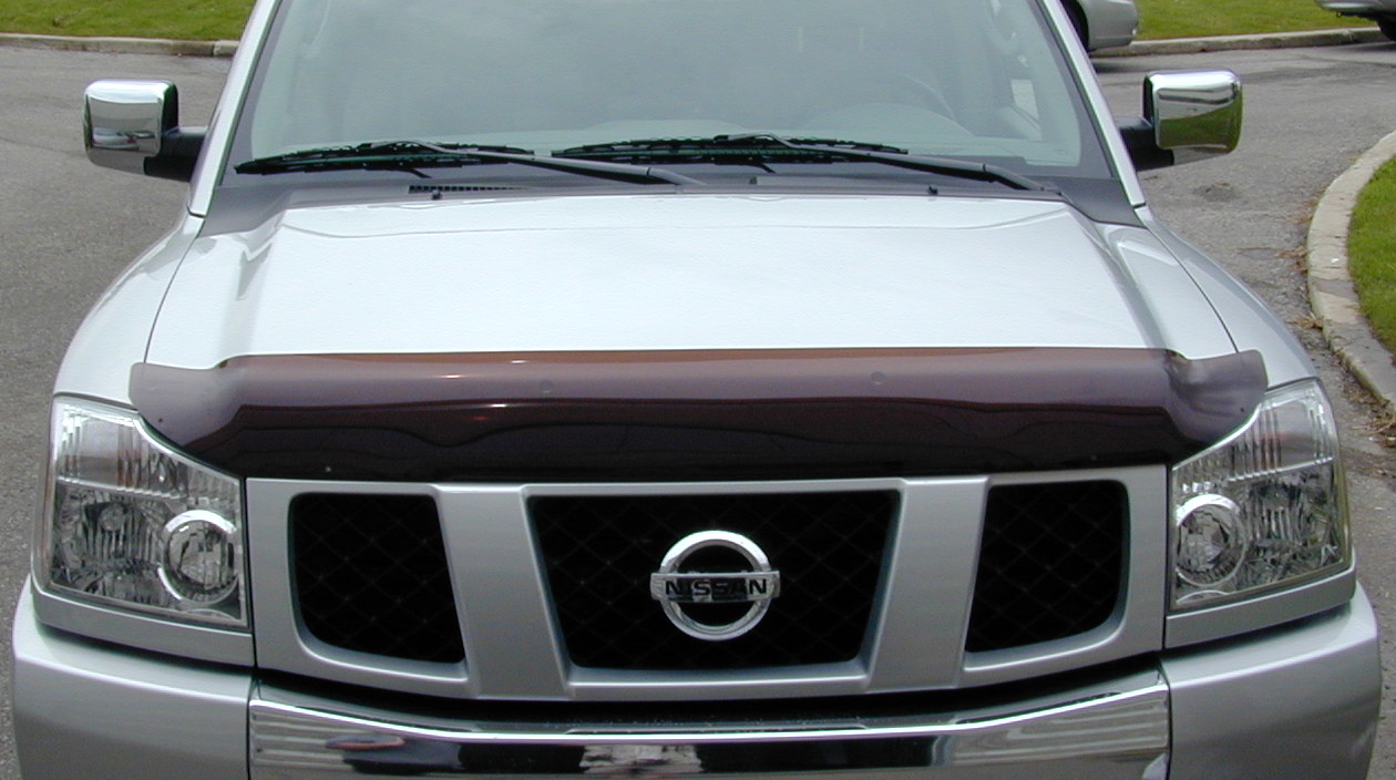 D. Capot. Nissan Titan 200 4-15